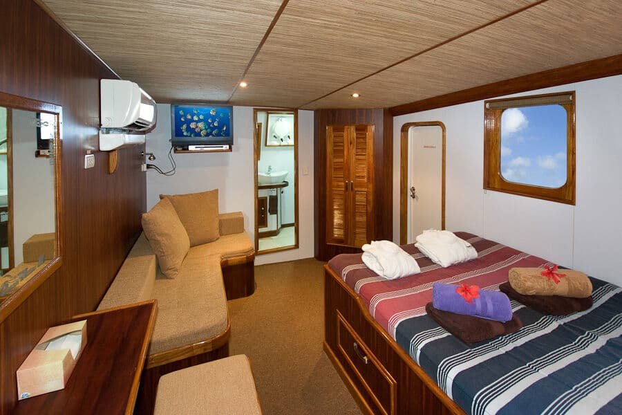 Master Upper Deck - image