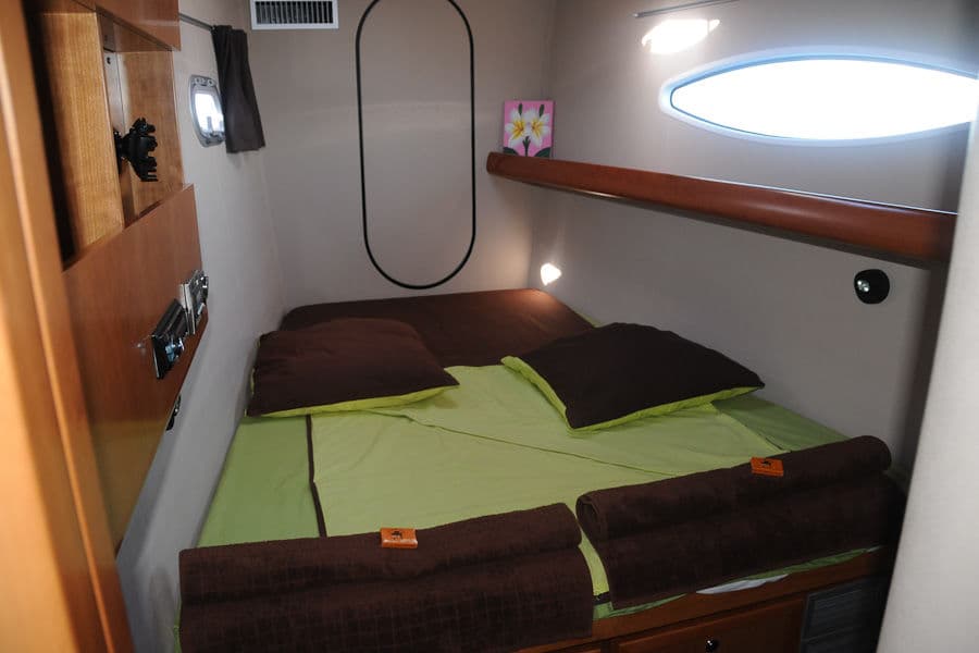 Double Lower Deck - image