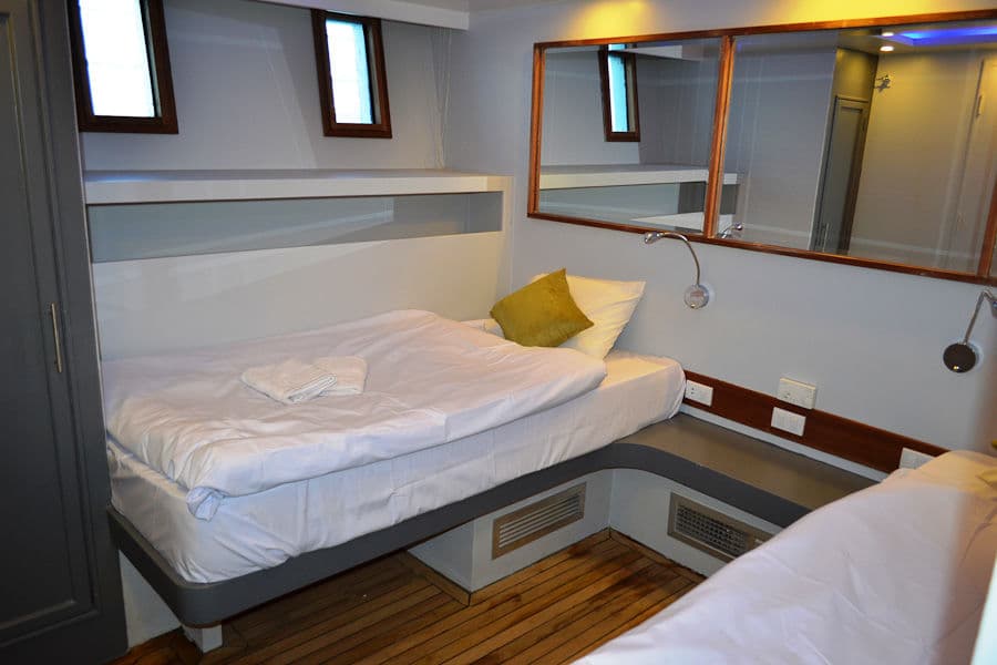 Twin Lower Deck - image