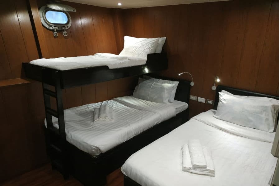 Deluxe Triple Lower Deck - image Deluxe Triple Lower Deck - image