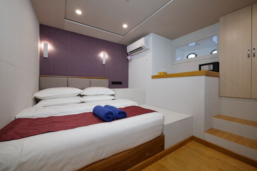 Double Lower Deck - image