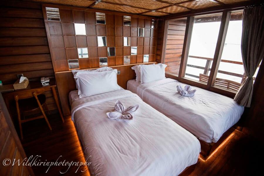 Double Main Deck - image Double Main Deck - image