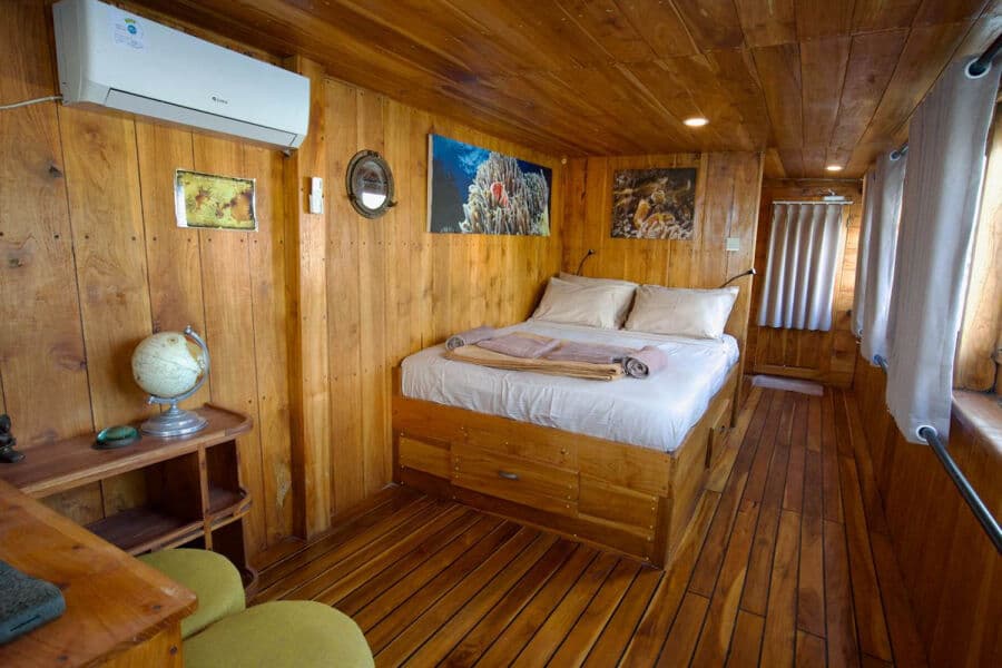 Double bed with private balcony Upper Deck - image Double bed with private balcony Upper Deck - image