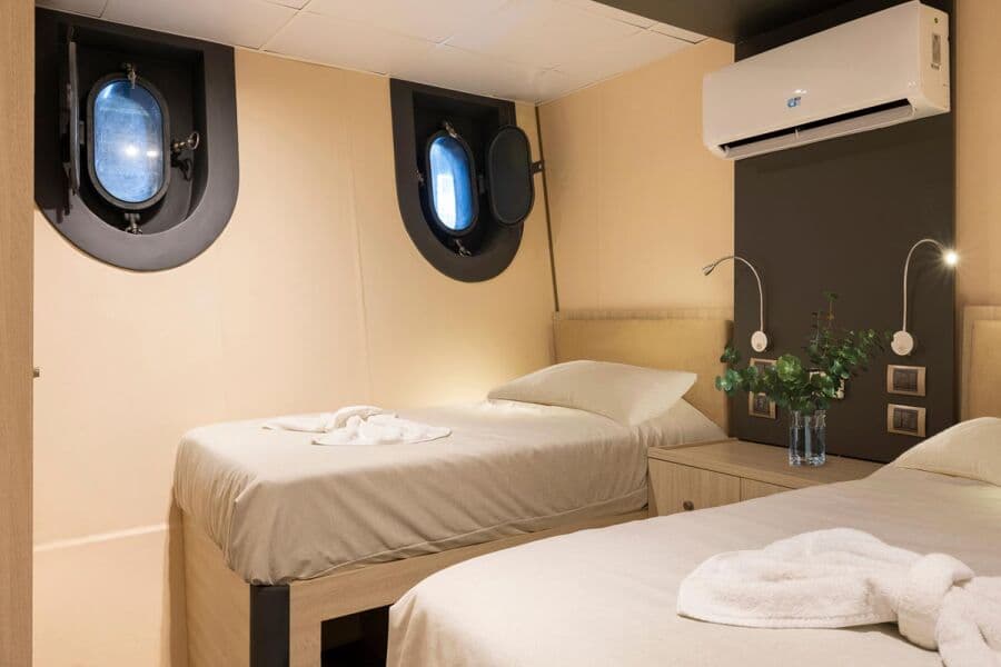 Deluxe Stateroom Lower Deck - image Deluxe Stateroom Lower Deck - image
