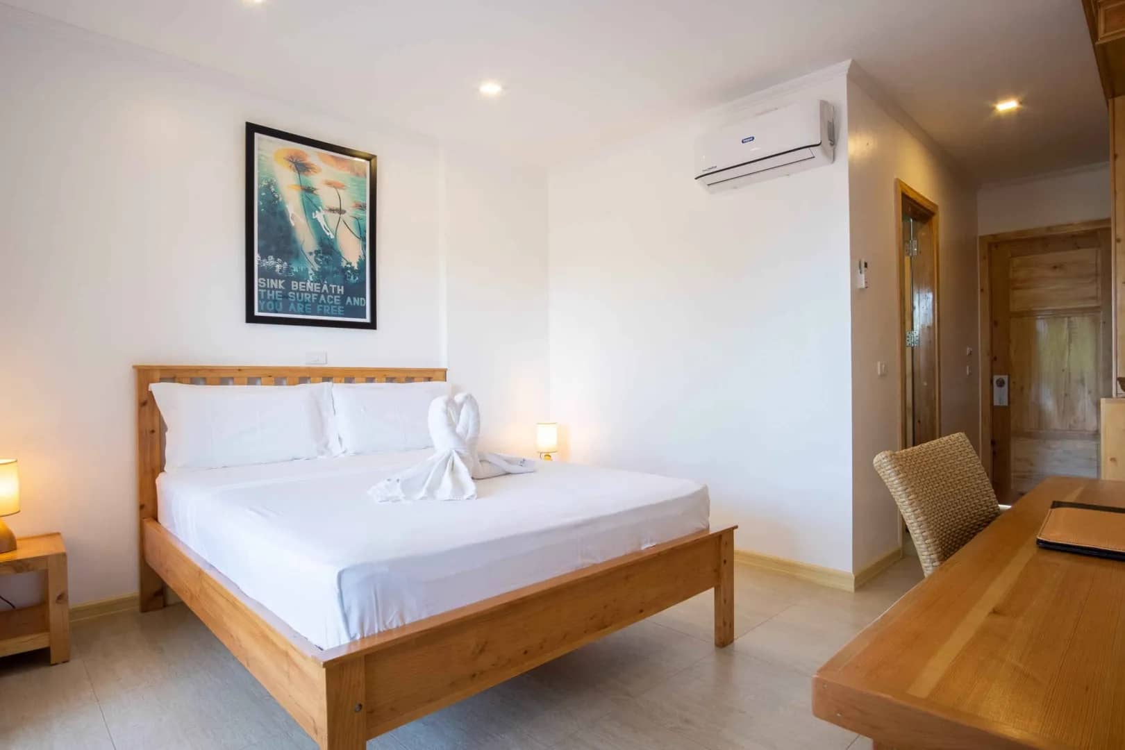 Seaview Deluxe Room - image Seaview Deluxe Room - image