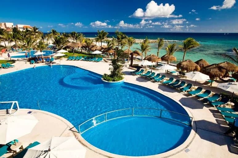 CRM-11-pool-1.jpeg CRM-11-pool-1.jpeg