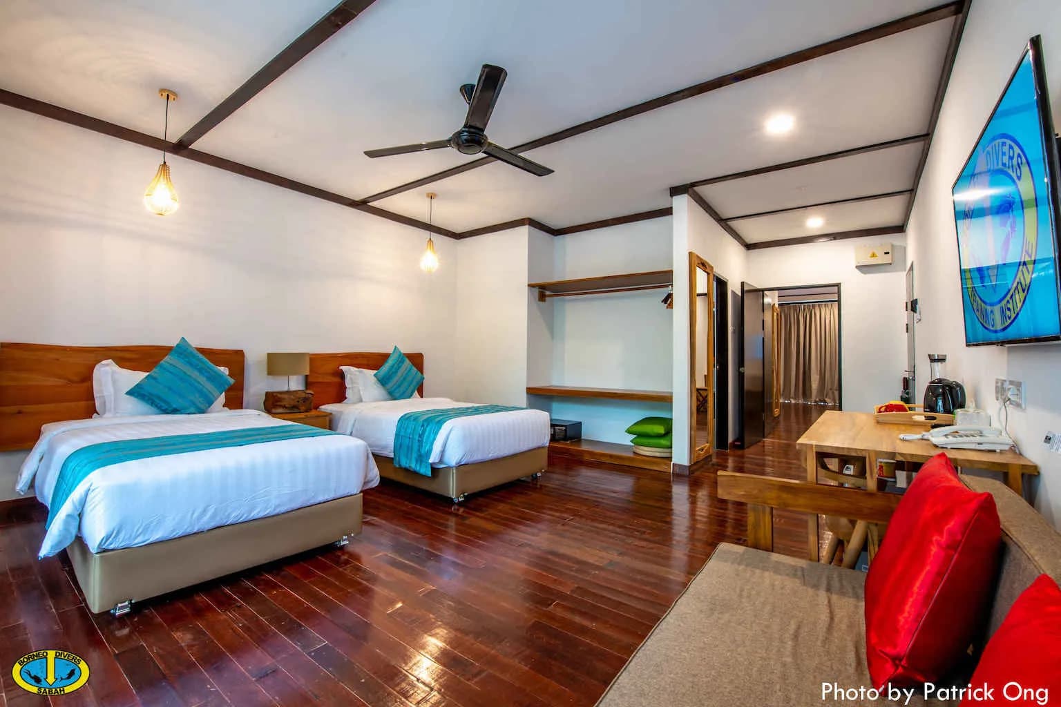 Twin bed accommodations with TV Twin bed accommodations with TV