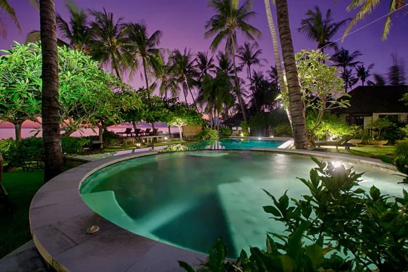 Vila-Markisa_Outside-general_jacuzzi-pool_view-02.jpg Vila-Markisa_Outside-general_jacuzzi-pool_view-02.jpg