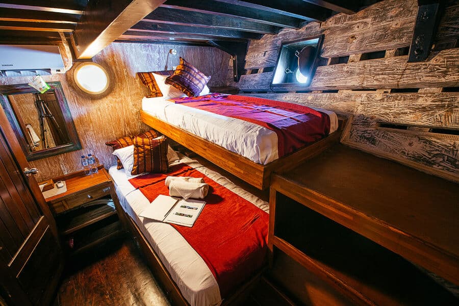 Single Bunks Cabin 1 & 2 Lower Deck - image Single Bunks Cabin 1 & 2 Lower Deck - image