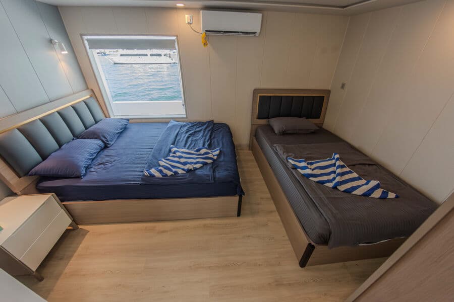 Twin Upper Deck - image Twin Upper Deck - image