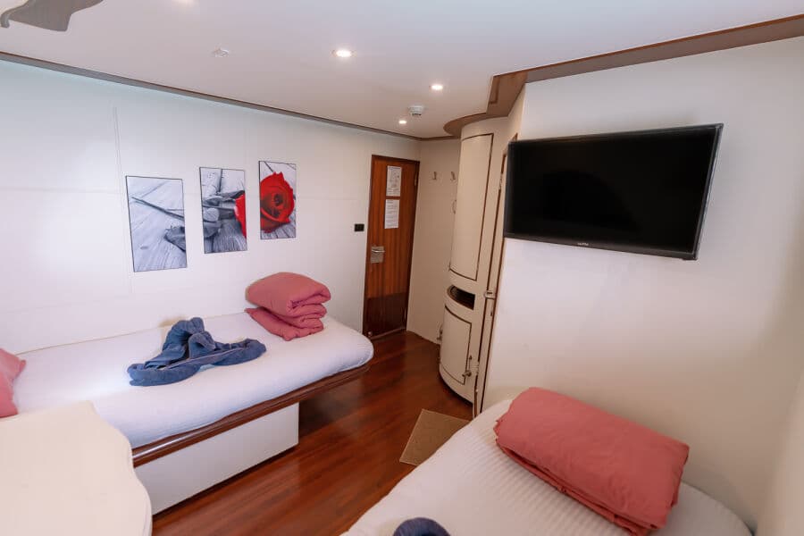 Twin Lower Deck - image Twin Lower Deck - image
