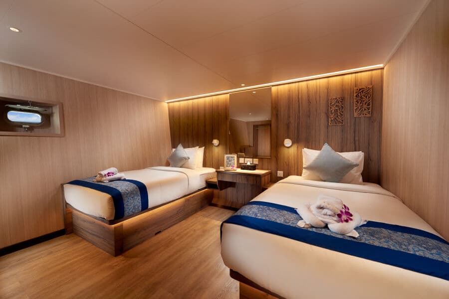 En-suite Room Lower Deck - image En-suite Room Lower Deck - image