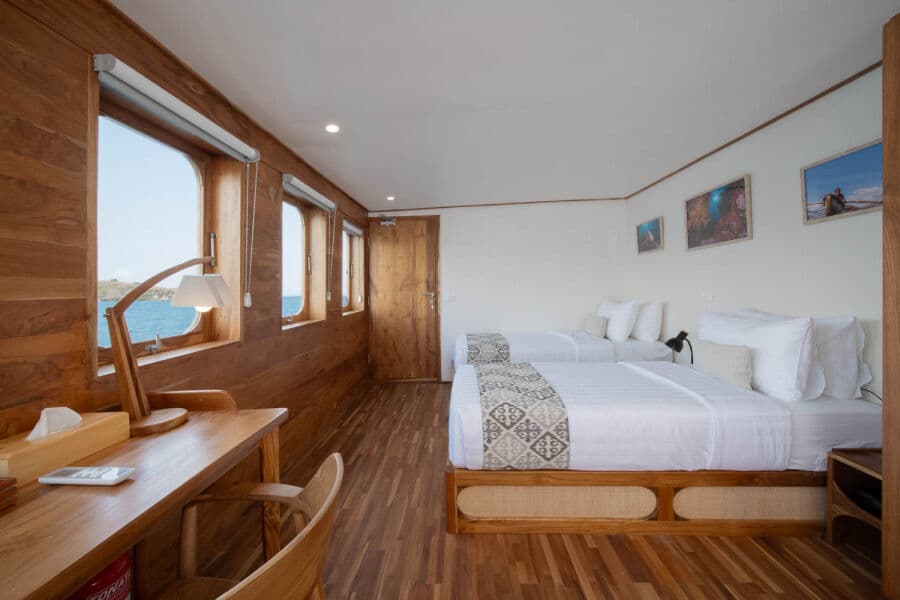 Grand Deluxe Cabin Upper Deck - image Grand Deluxe Cabin Upper Deck - image